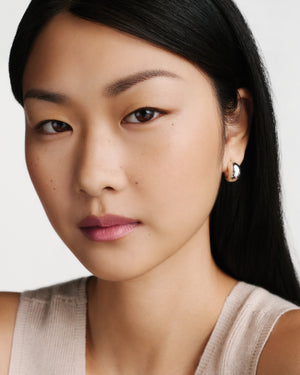 Model wearing HydroBalm in Ballerine.