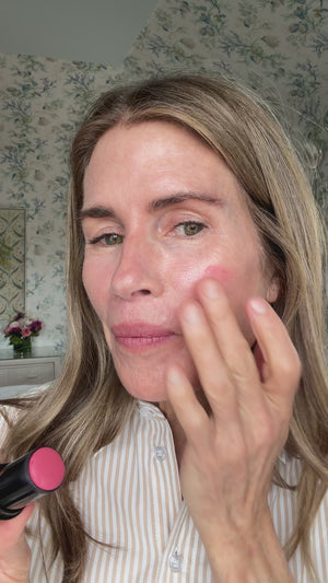 Gucci applying Fizz.